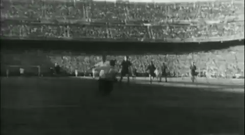 Plano del lanzamiento de penalti en la final Madrid–Fiorentina de 1957.