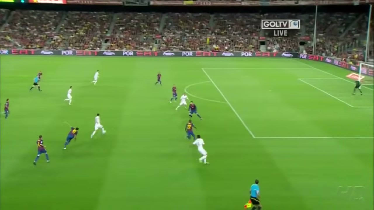 Repetición del pase hacia Benzema