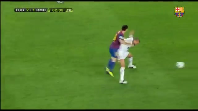 Pepe intercepta a Messi