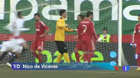 RTVE, 01:02: contexto del encuentro en Vallecas. Esta imagen no muestra la entrada por la que Michu fue expulsado.